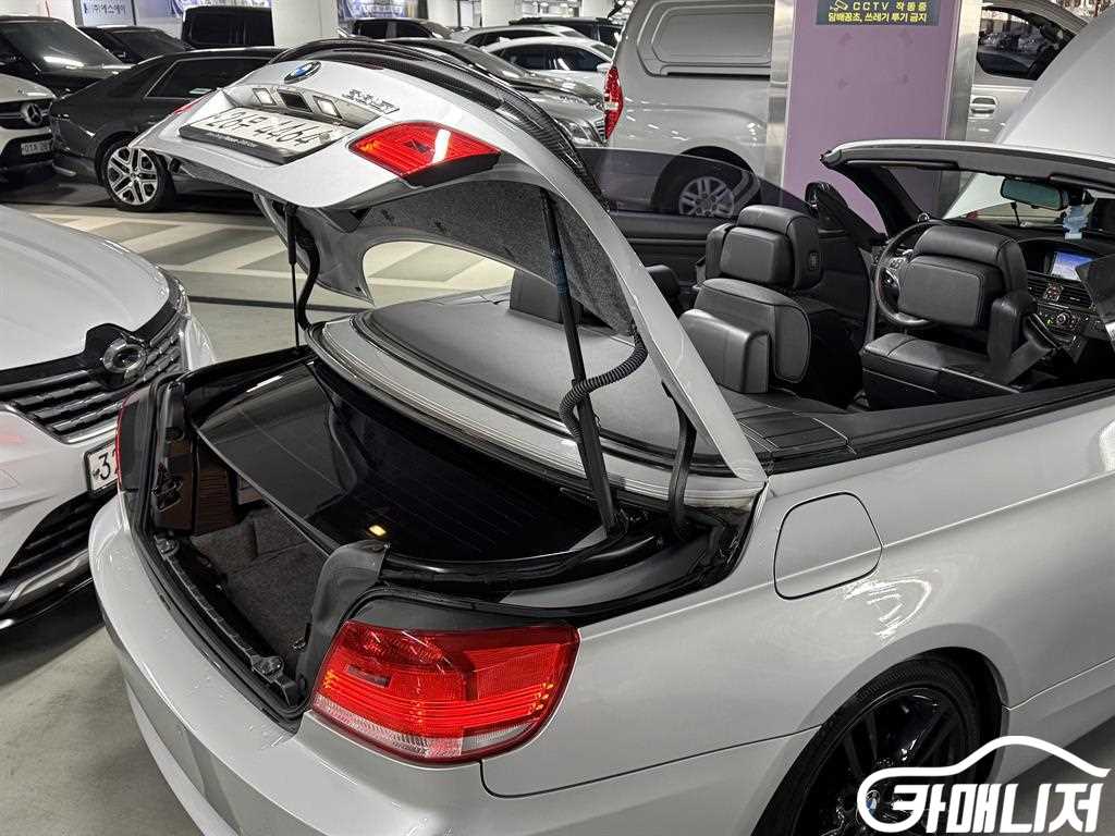 BMW 3 Series 328i Convertible thumbnail 13