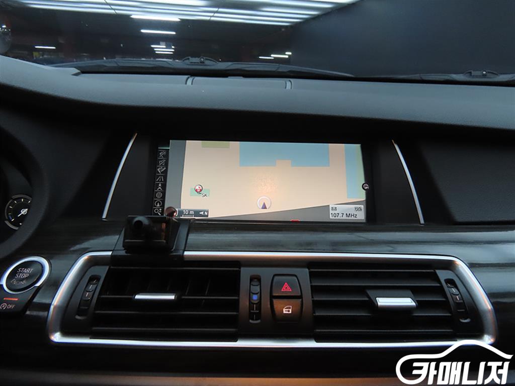 BMW Gran Turismo 5 Series GT GT 30d xDRIVE thumbnail 12