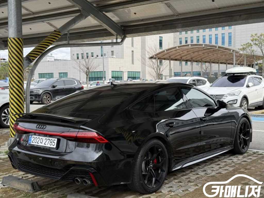 Audi A7 55 TFSI Quattro Premium thumbnail 4