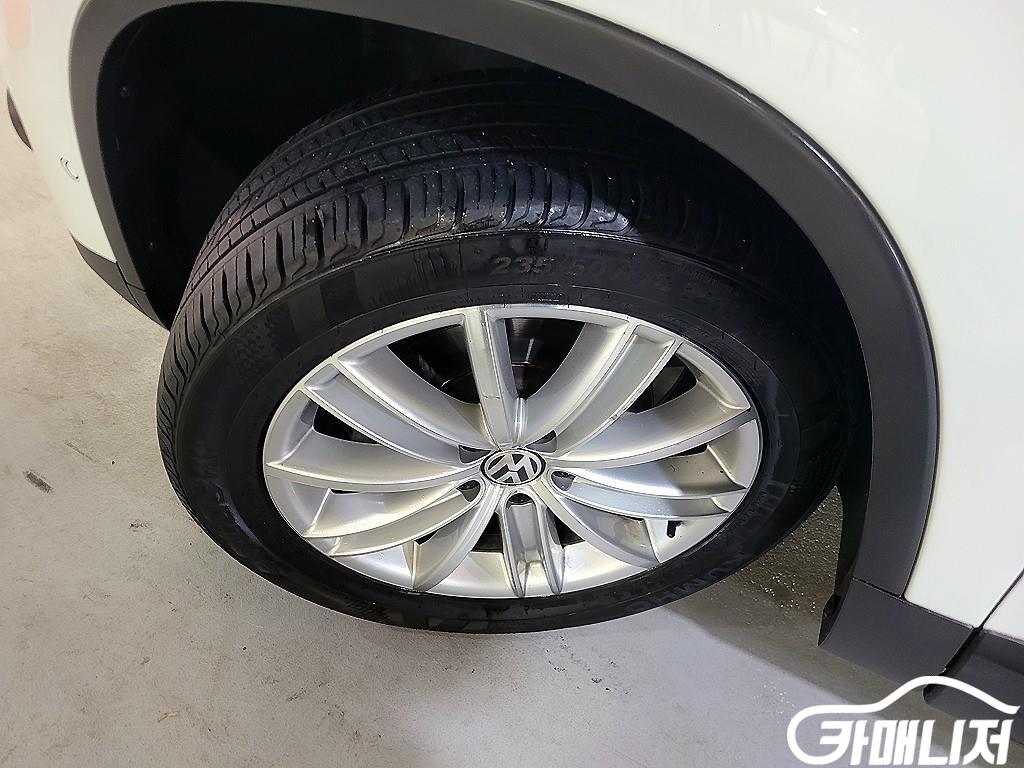 Volkswagen Tiguan 2.0 TDI Premium thumbnail 20