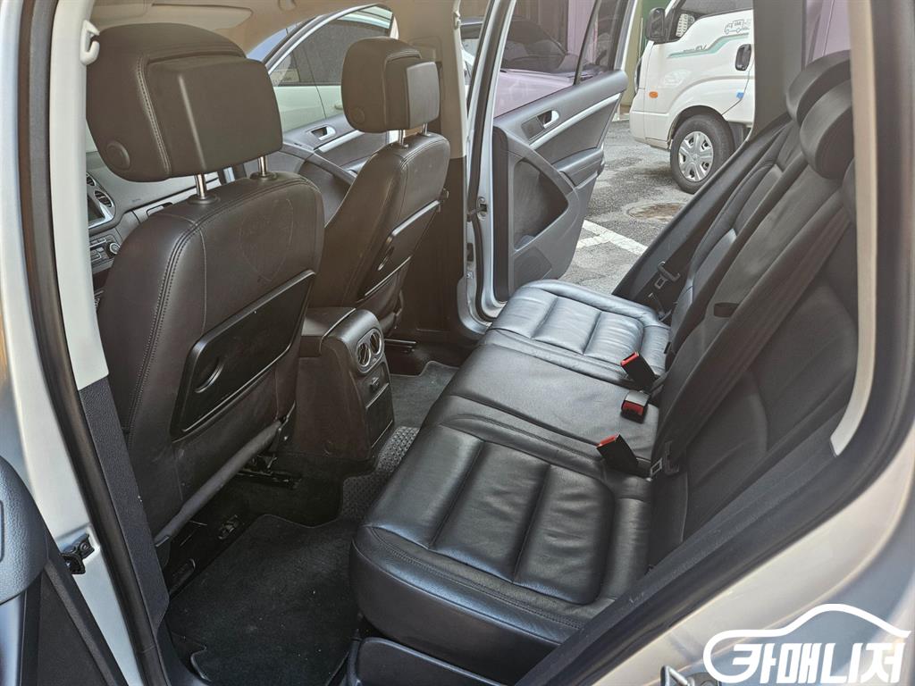 Volkswagen Tiguan 2.0 TDI Premium thumbnail 11