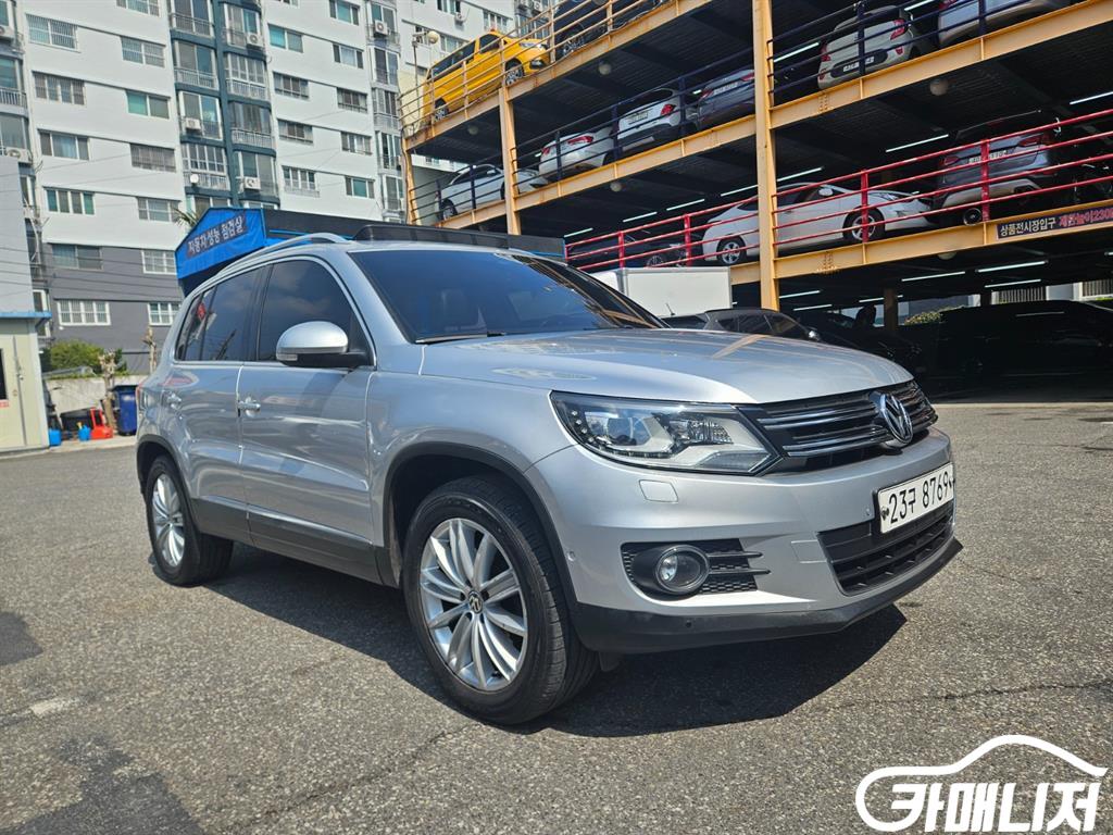 Volkswagen Tiguan 2.0 TDI Premium thumbnail 3