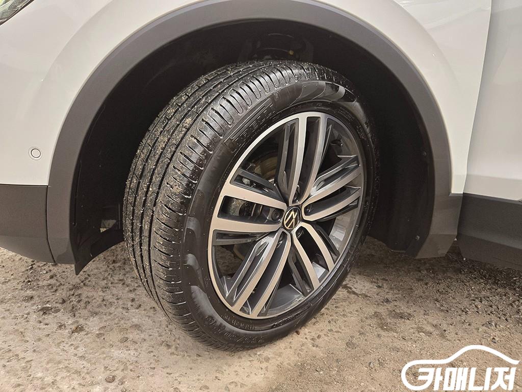 Volkswagen Tiguan 2.0 TDI Prestige thumbnail 20