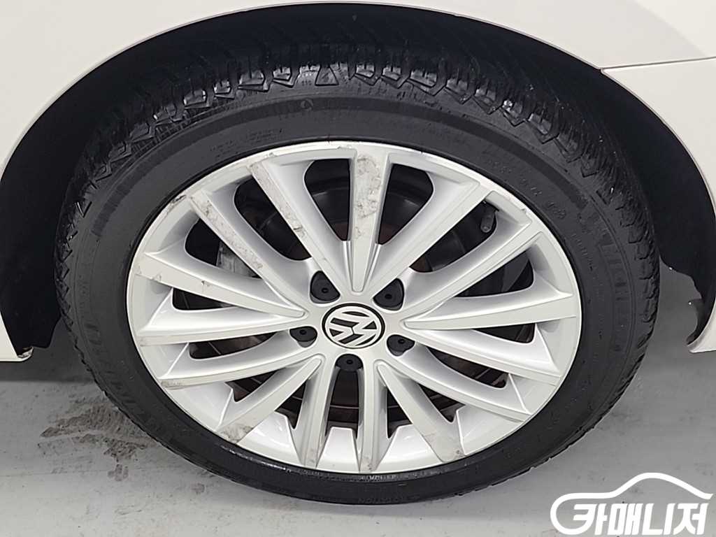 Volkswagen Jetta New Jetta 1.6 TDI BlueMotion thumbnail 20