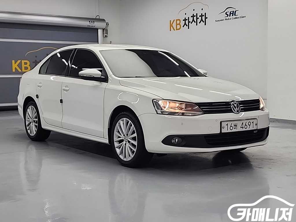 Volkswagen Jetta New Jetta 1.6 TDI BlueMotion thumbnail 4
