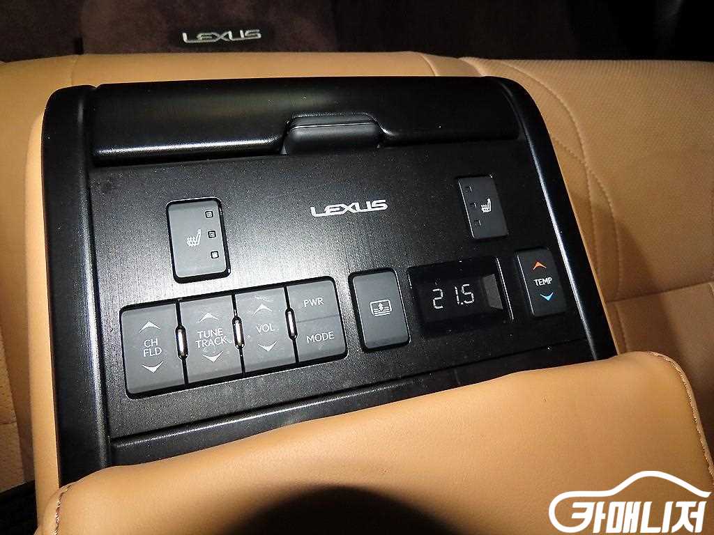 Lexus ES ES300h 7th Gen Executive thumbnail 14