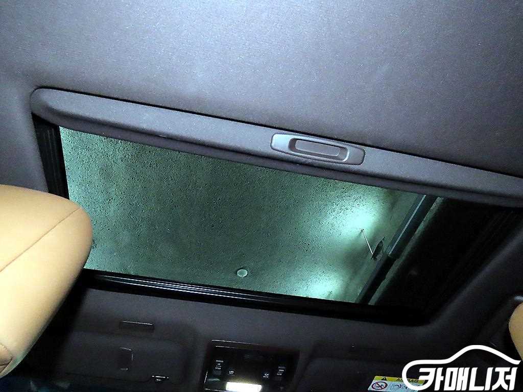 Lexus ES ES300h 7th Gen Executive thumbnail 17