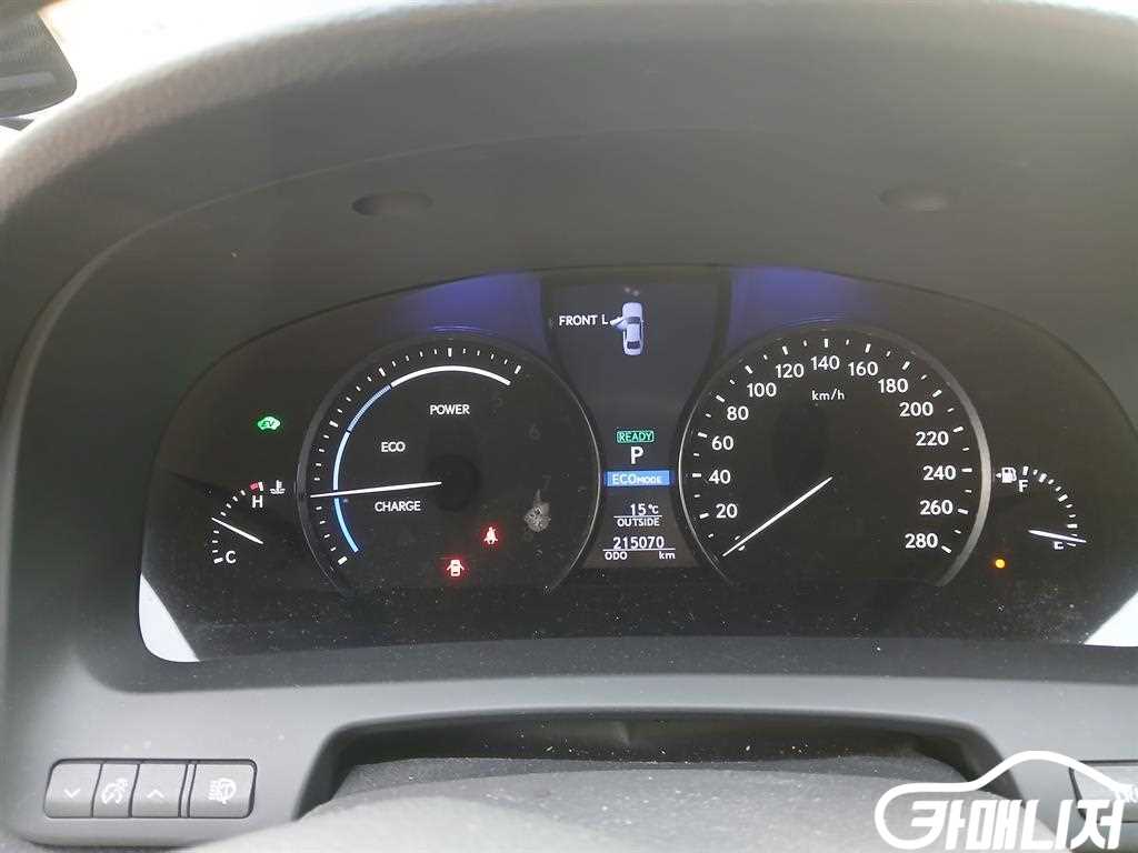 Lexus LS LS600hL 4-Seater thumbnail 4