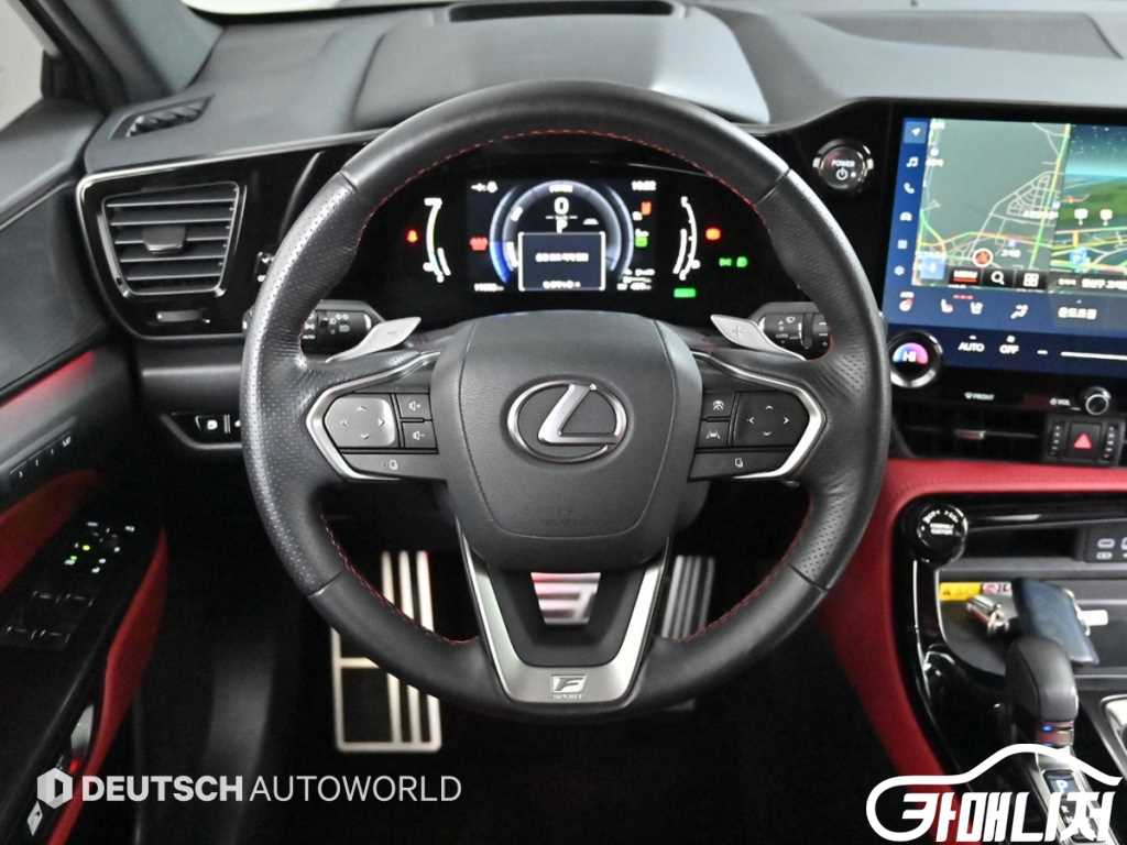 Lexus NX NX 450h+ F Sport thumbnail 13