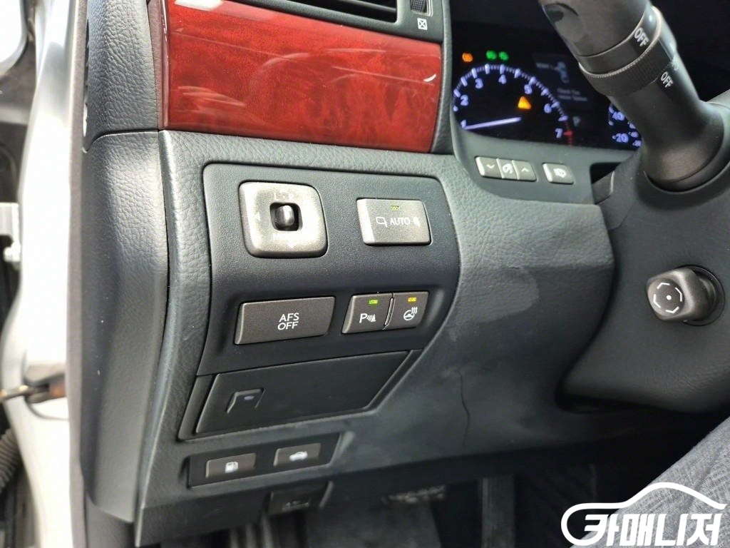 Lexus LS LS460 STD thumbnail 18