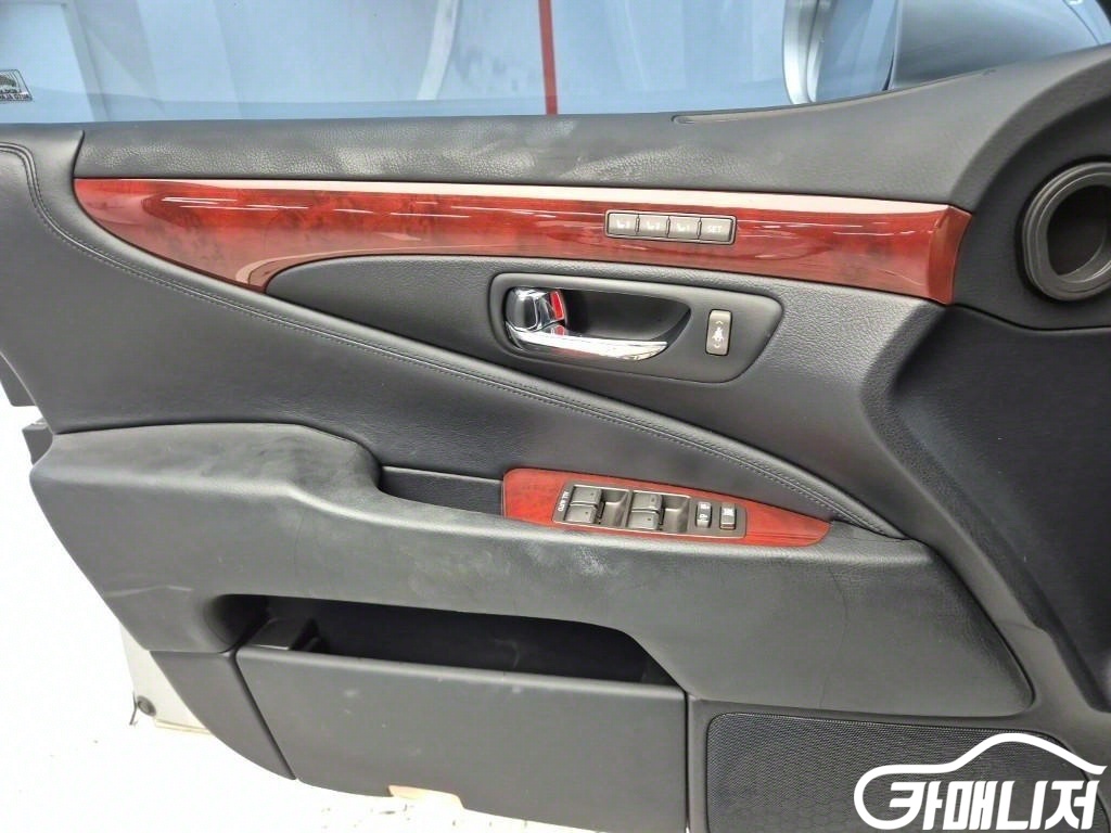 Lexus LS LS460 STD thumbnail 19