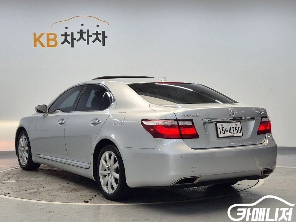 Lexus LS LS460 STD thumbnail 2