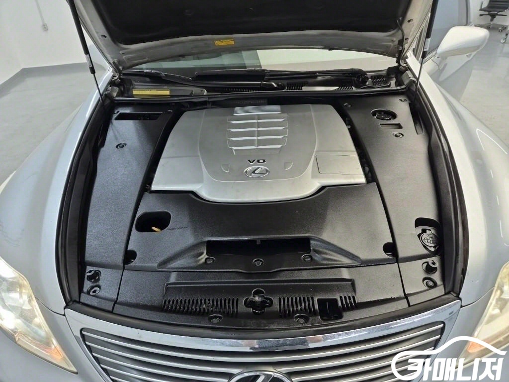 Lexus LS LS460 STD thumbnail 5