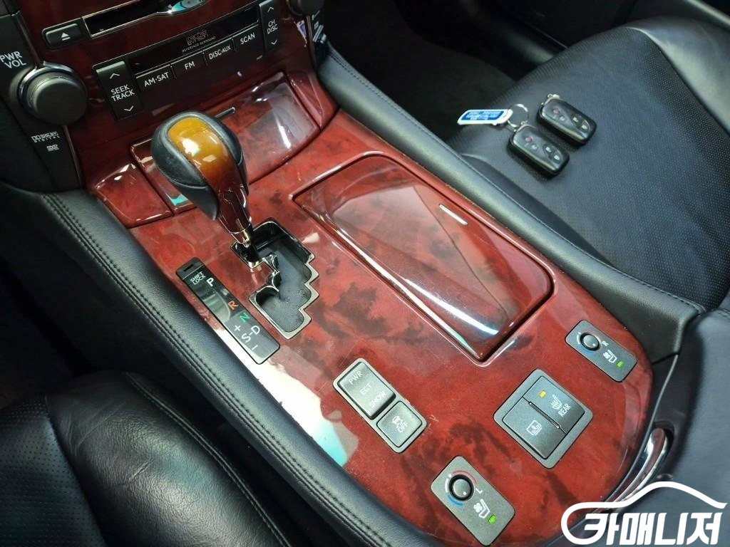 Lexus LS LS460 STD thumbnail 8