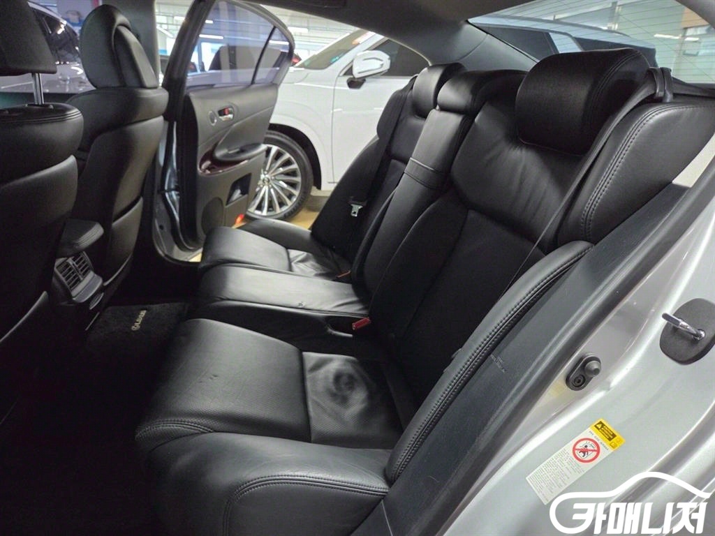 Lexus GS GS450h STD thumbnail 16