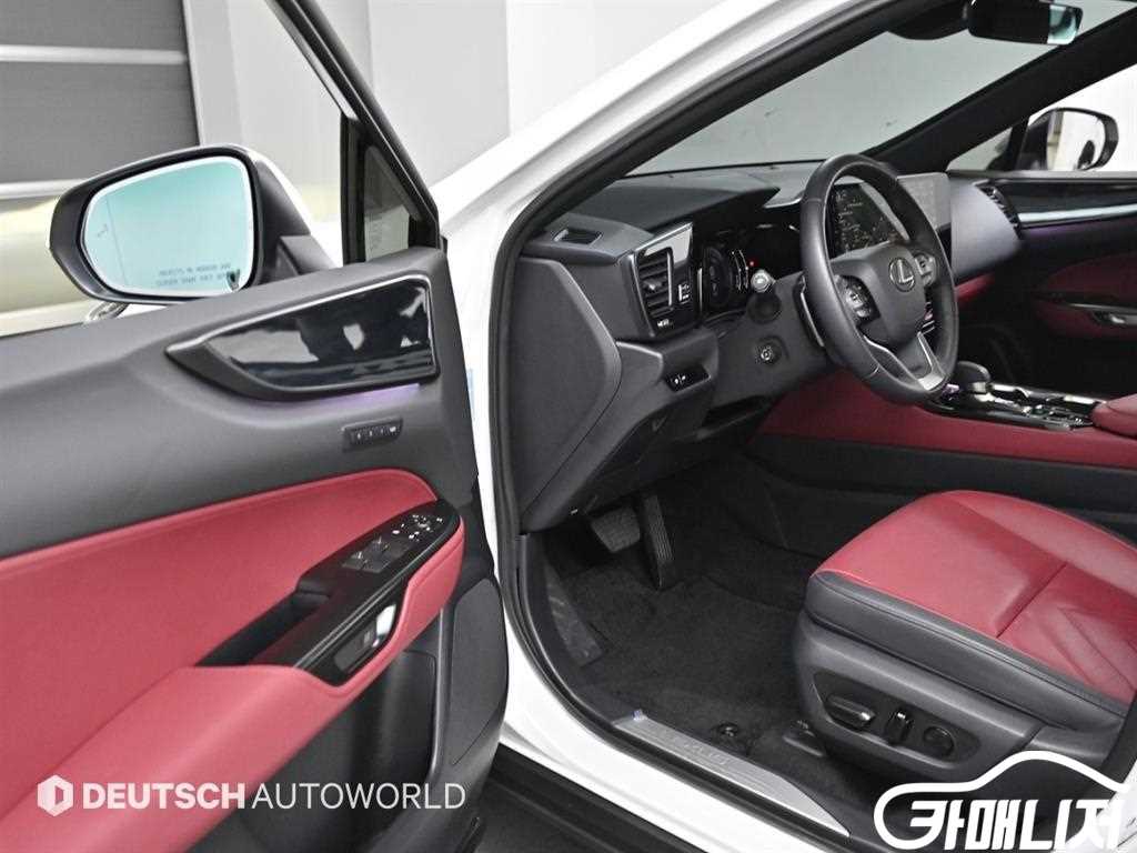 Lexus NX NX 350h Premium thumbnail 11