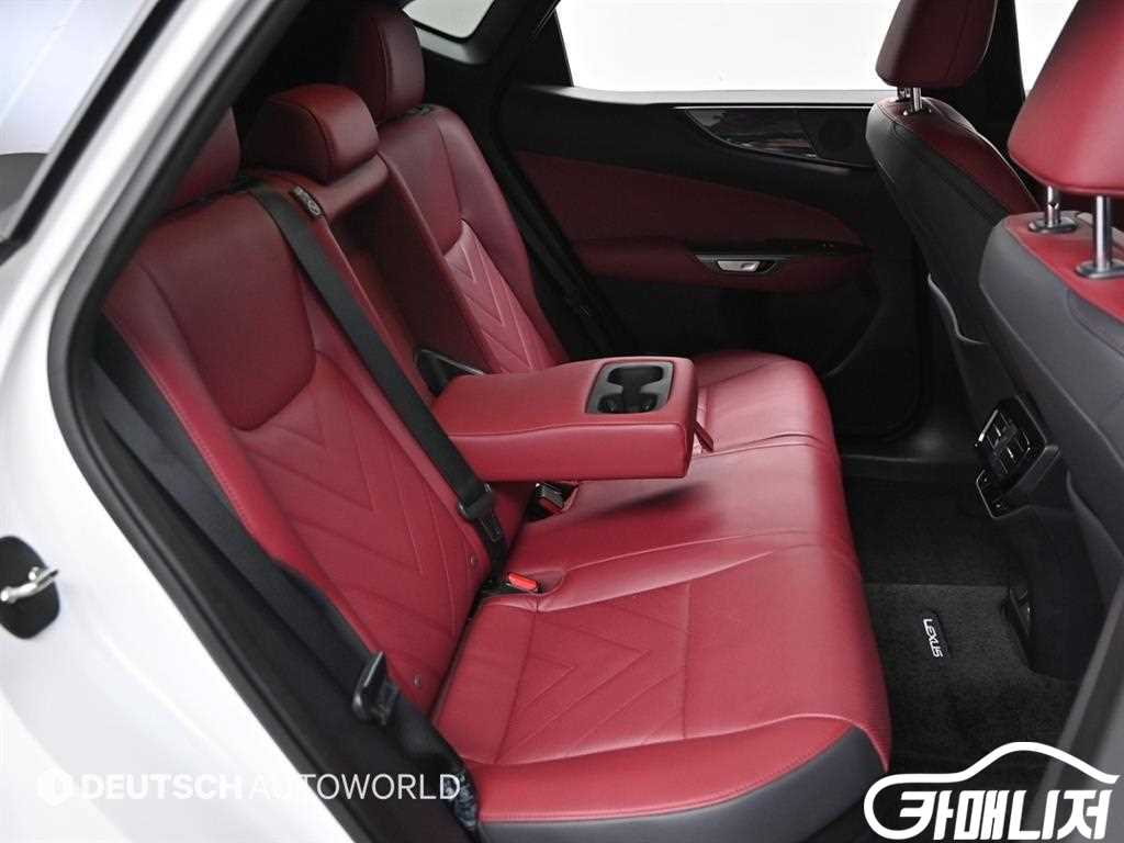 Lexus NX NX 350h Premium thumbnail 12