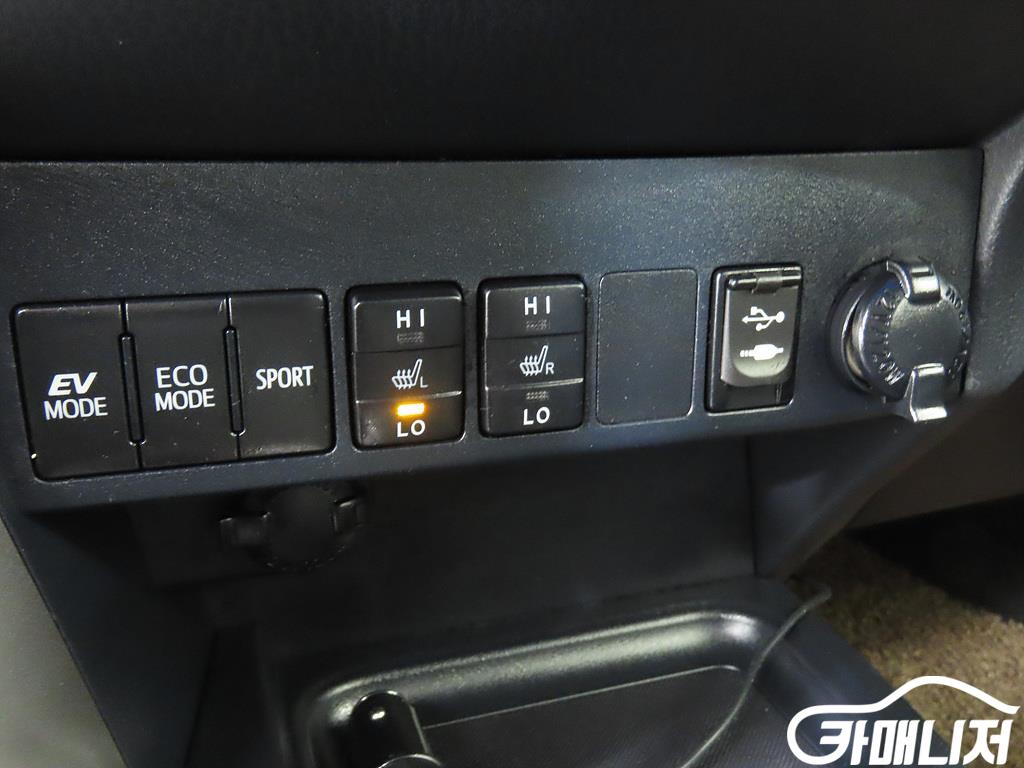 Toyota RAV4 Rabeu4 2.5 4WD Hybrid thumbnail 14