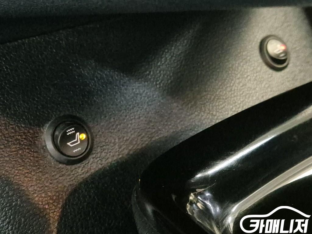 Toyota Prius Prius 4th Gen 1.8 E thumbnail 15