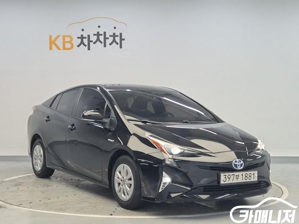 Toyota Prius Prius 4th Gen 1.8 E thumbnail 4
