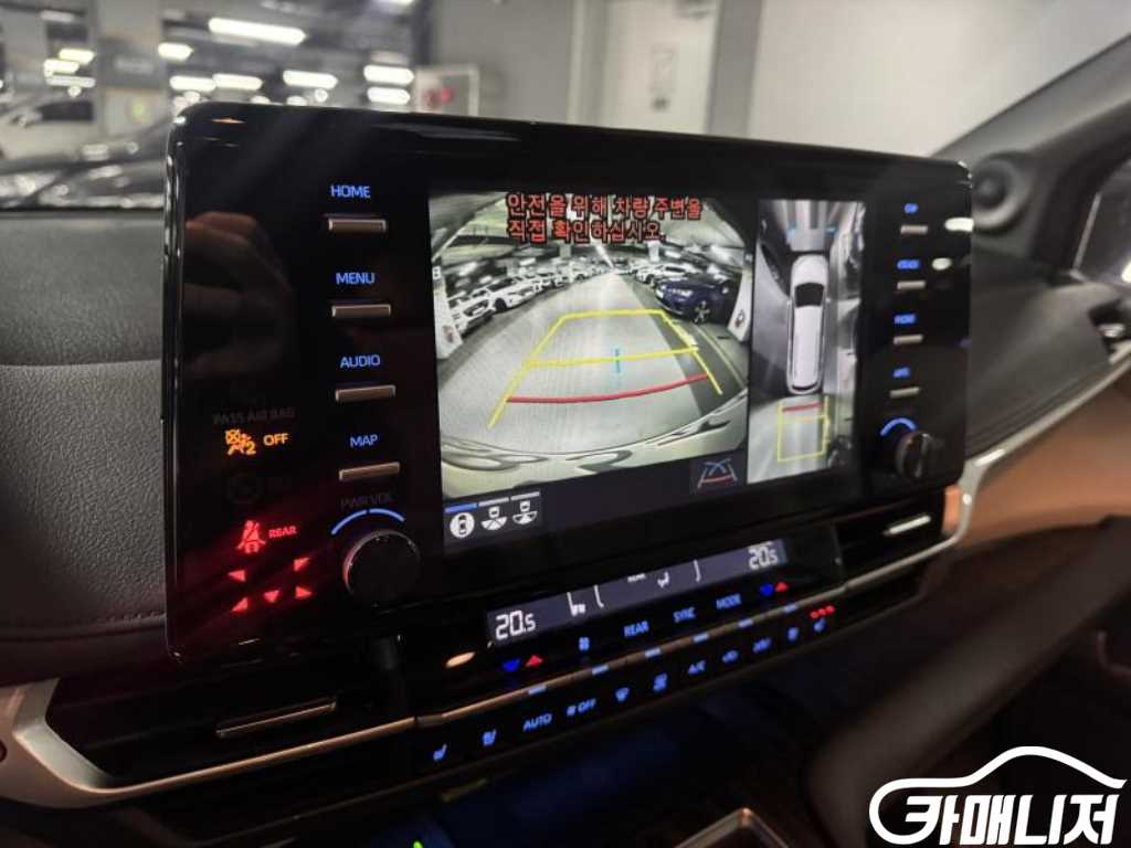 Toyota Sienna 2.5 2WD Hybrid thumbnail 12