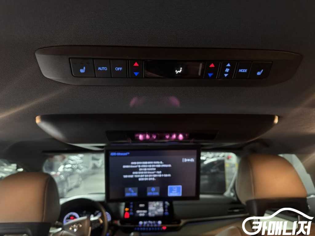 Toyota Sienna 2.5 2WD Hybrid thumbnail 17