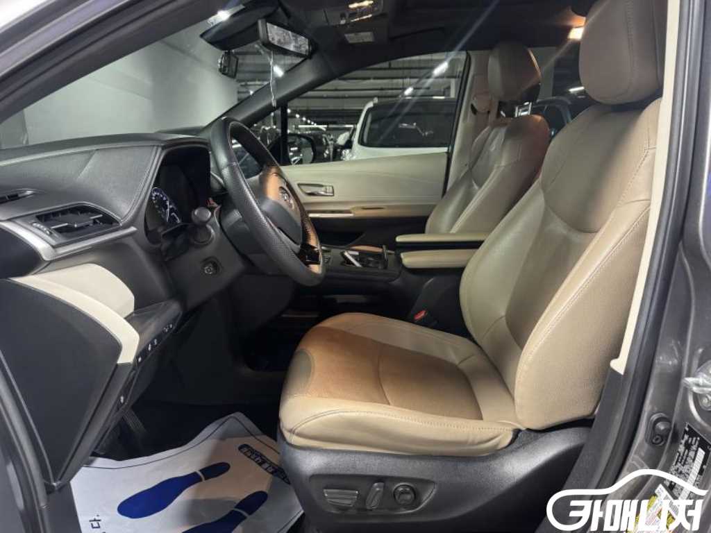 Toyota Sienna 2.5 2WD Hybrid thumbnail 5