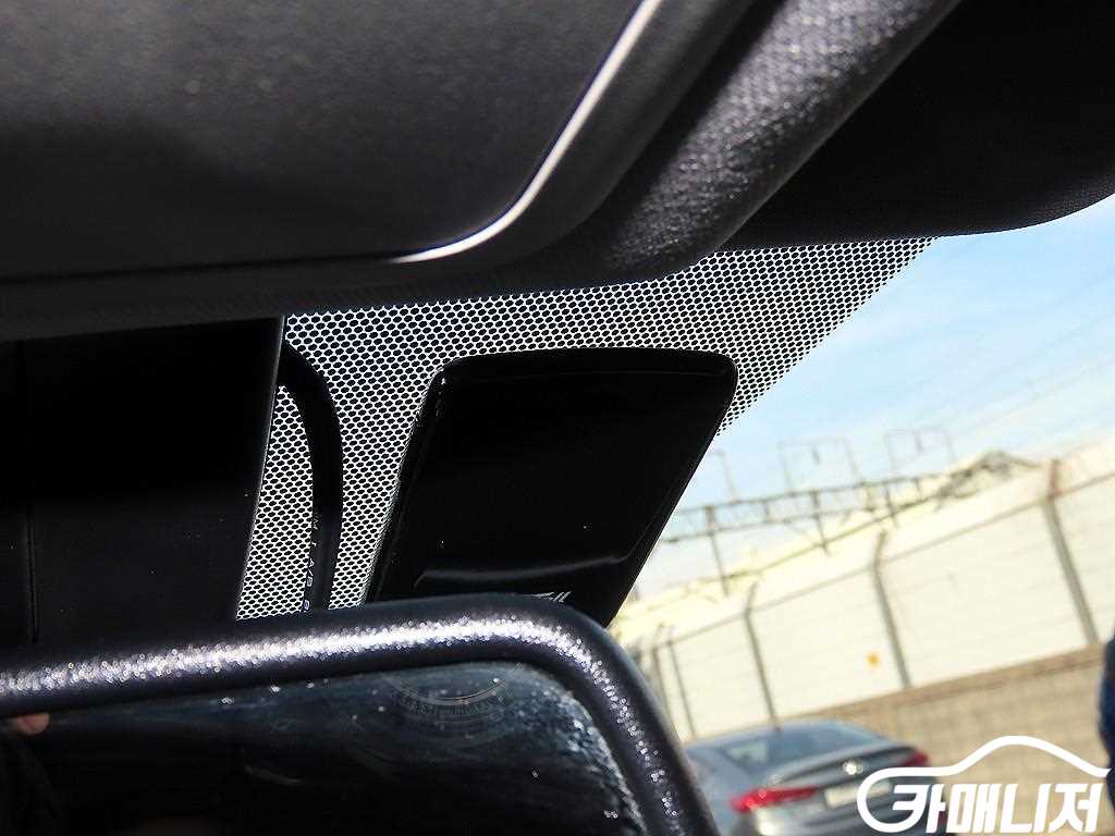 Toyota RAV4 2.5 2WD Hybrid XLE thumbnail 15