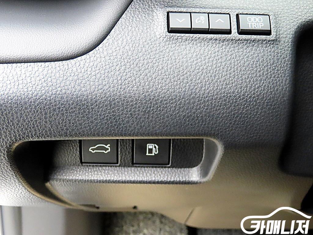 Toyota Crown Crown Crossover 2.5 4WD Hybrid thumbnail 13