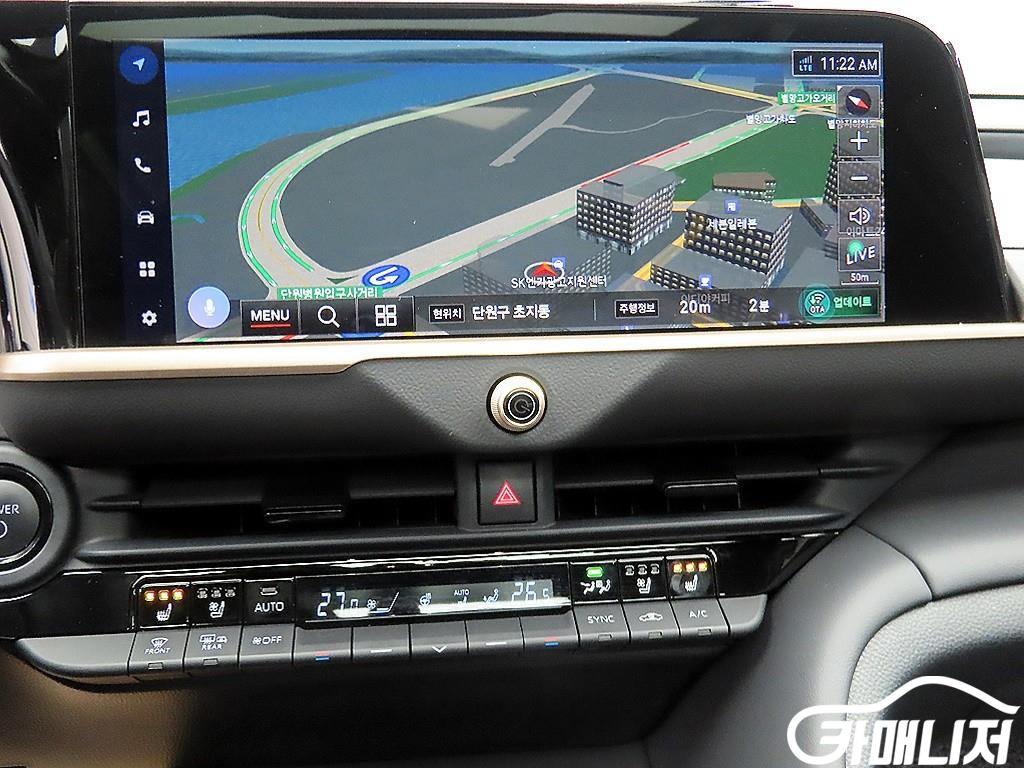 Toyota Crown Crown Crossover 2.5 4WD Hybrid thumbnail 14