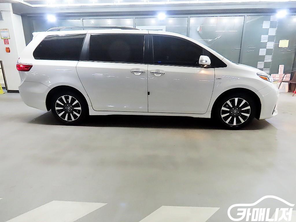 Toyota Sienna 3.5 AWD thumbnail 3