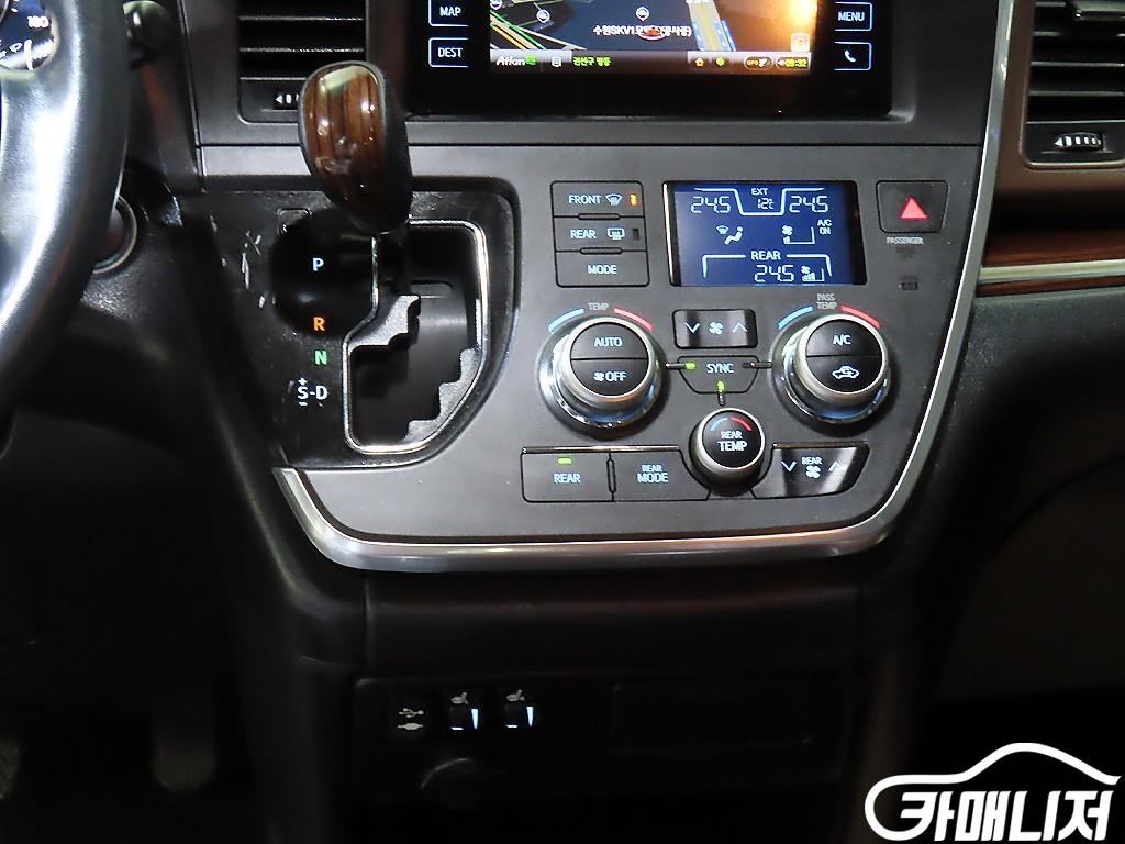 Toyota Sienna 3.5 AWD thumbnail 12