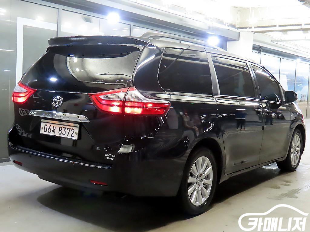 Toyota Sienna 3.5 AWD thumbnail 4
