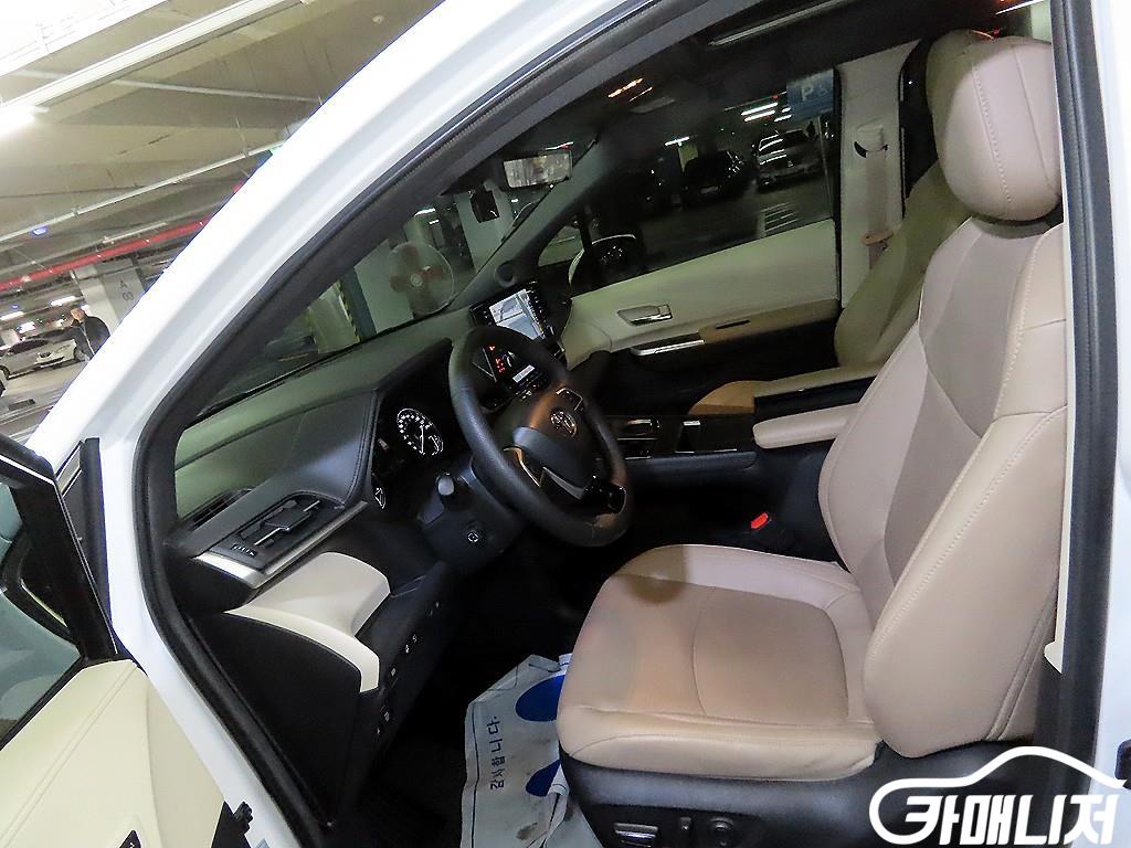 Toyota Sienna 2.5 AWD Hybrid thumbnail 6