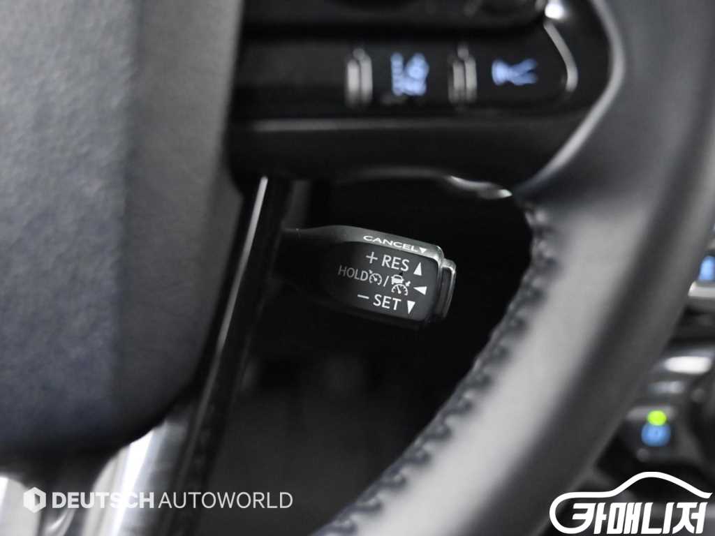 Toyota Prius Prius 4th Gen 1.8 thumbnail 16