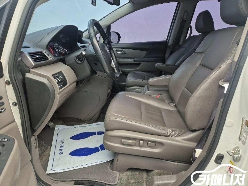 Honda Odyssey 3.5 Elite thumbnail 8