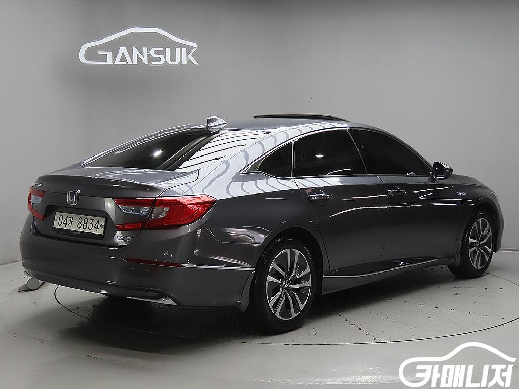 Honda Accord 2.0 Hybrid Touring thumbnail 4