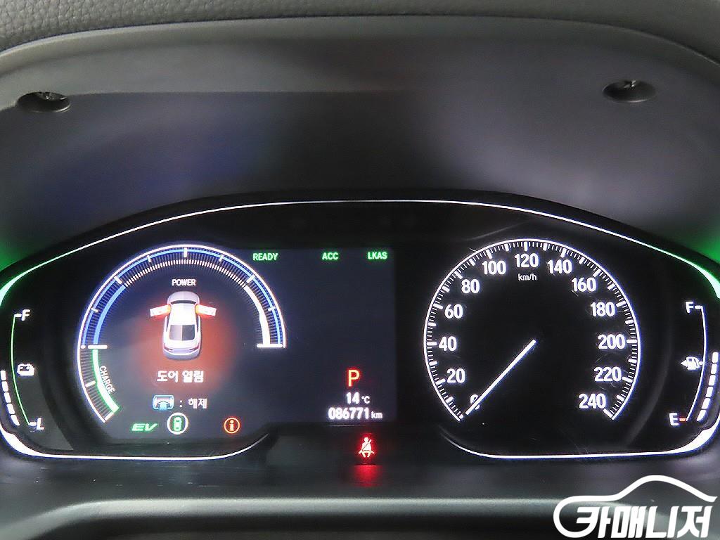 Honda Accord 2.0 Hybrid Touring thumbnail 6