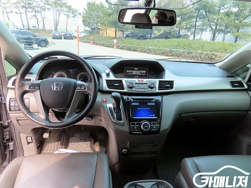 Honda Odyssey 3.5 Elite thumbnail 8