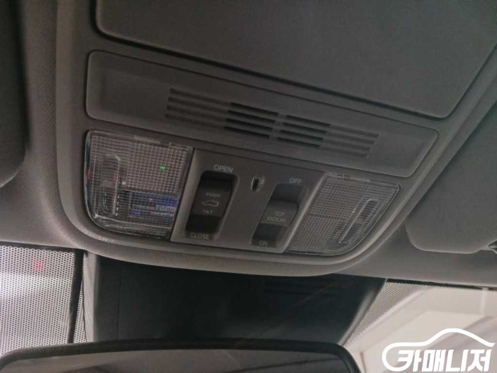 Honda CR-V CR-V 5th Gen 1.5 EX-L 2WD thumbnail 16