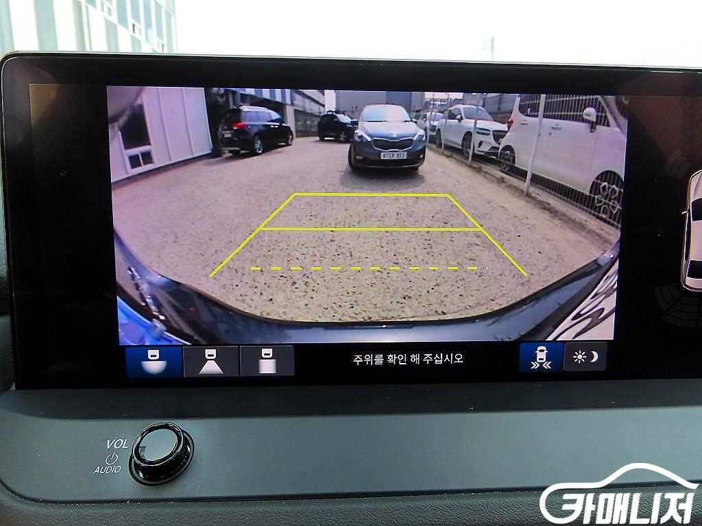 Honda Accord 2.0 Hybrid Touring thumbnail 14