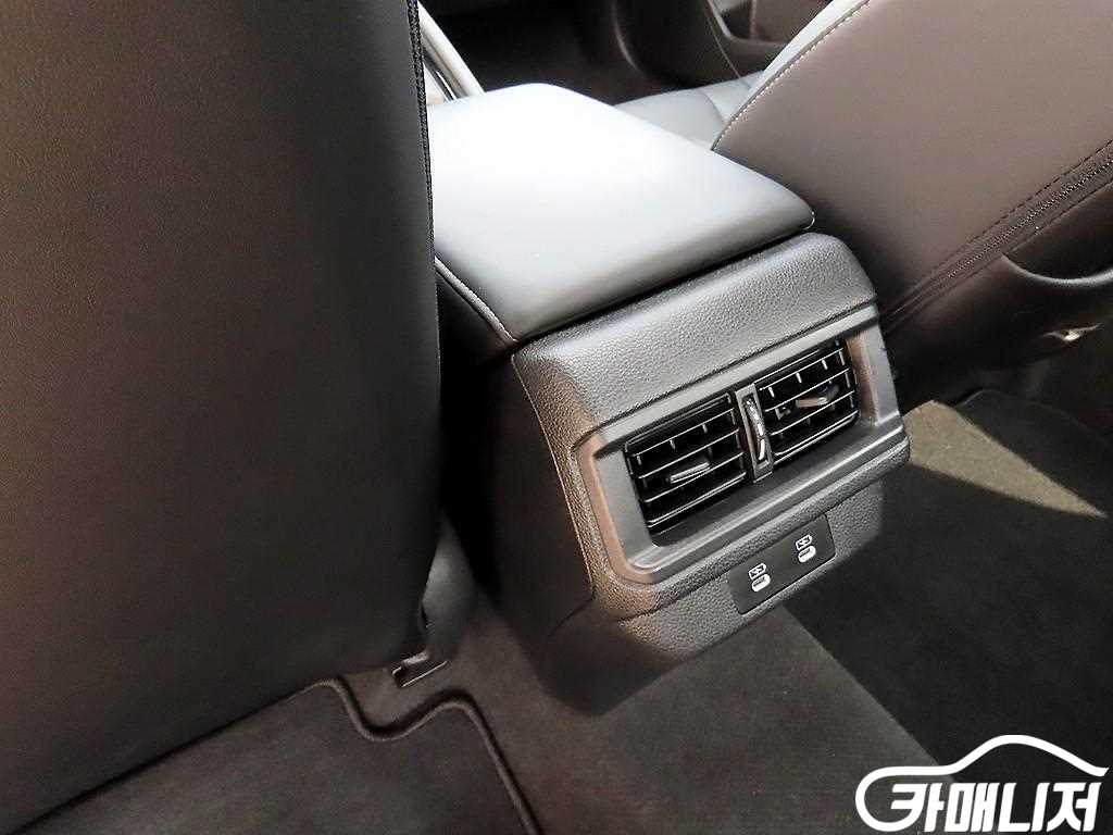 Honda Accord 2.0 Hybrid Touring thumbnail 17