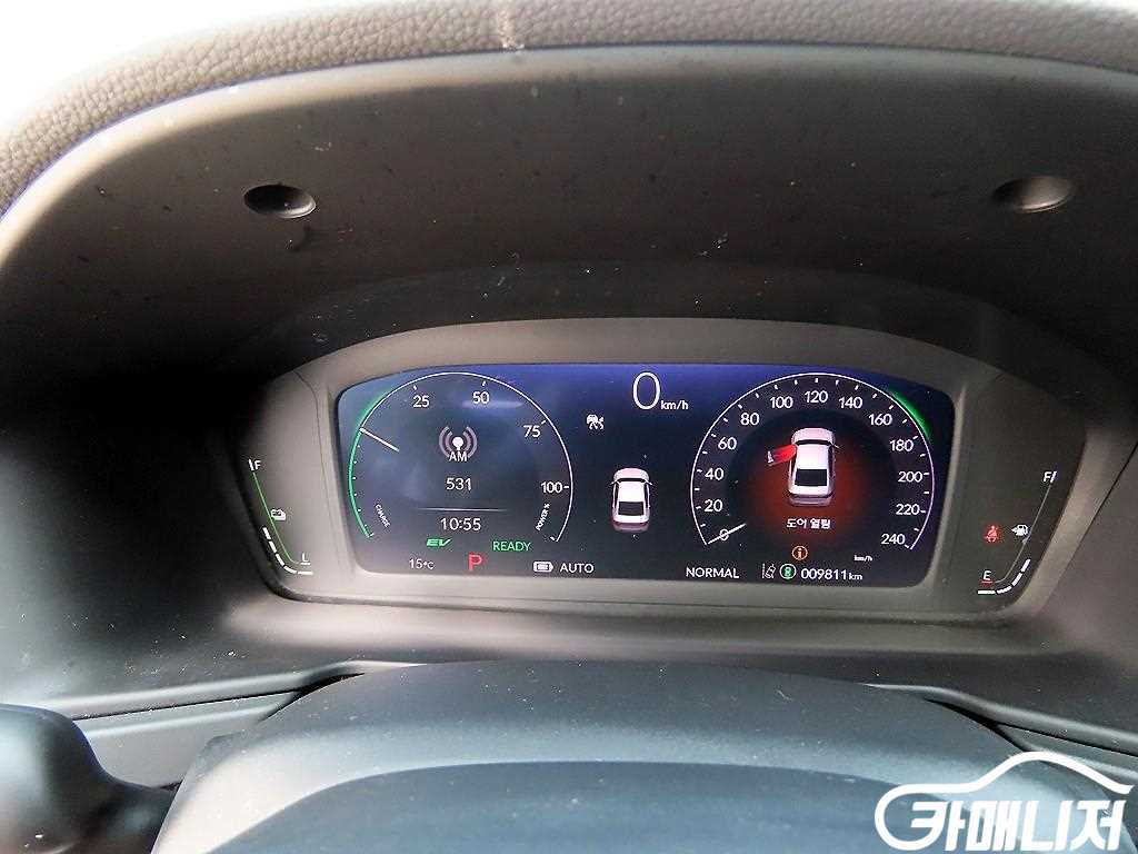 Honda Accord 2.0 Hybrid Touring thumbnail 9