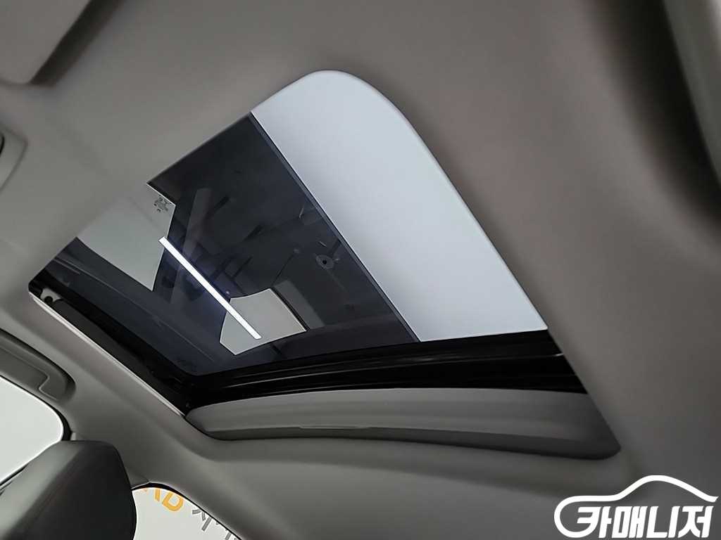 Honda CR-V CR-V 5th Gen 2.0 Hybrid Touring 4WD thumbnail 14