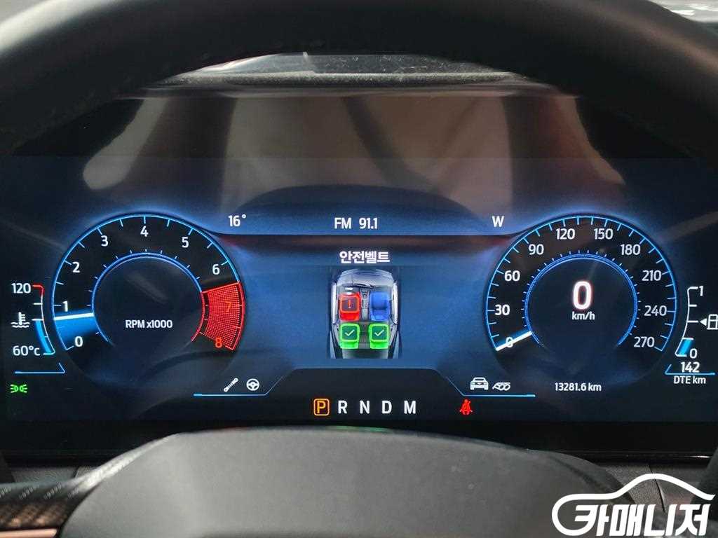 Ford Mustang Mustang 7th Gen 2.3 EcoBoost Premium Coupe thumbnail 8