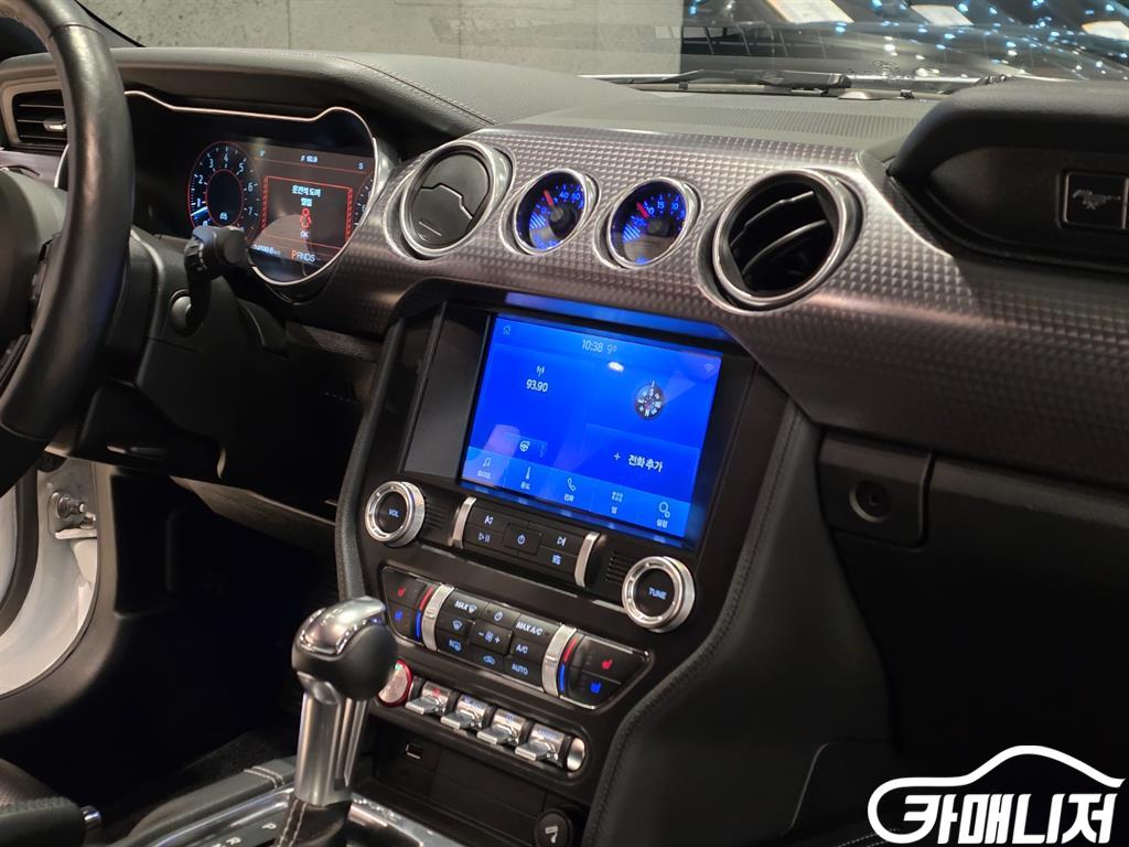 Ford Mustang Mustang 6th Gen 5.0 GT Convertible thumbnail 8