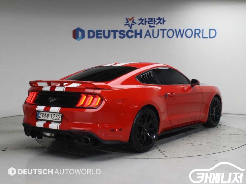 Ford Mustang Mustang 6th Gen 2.3 Coupe thumbnail 3
