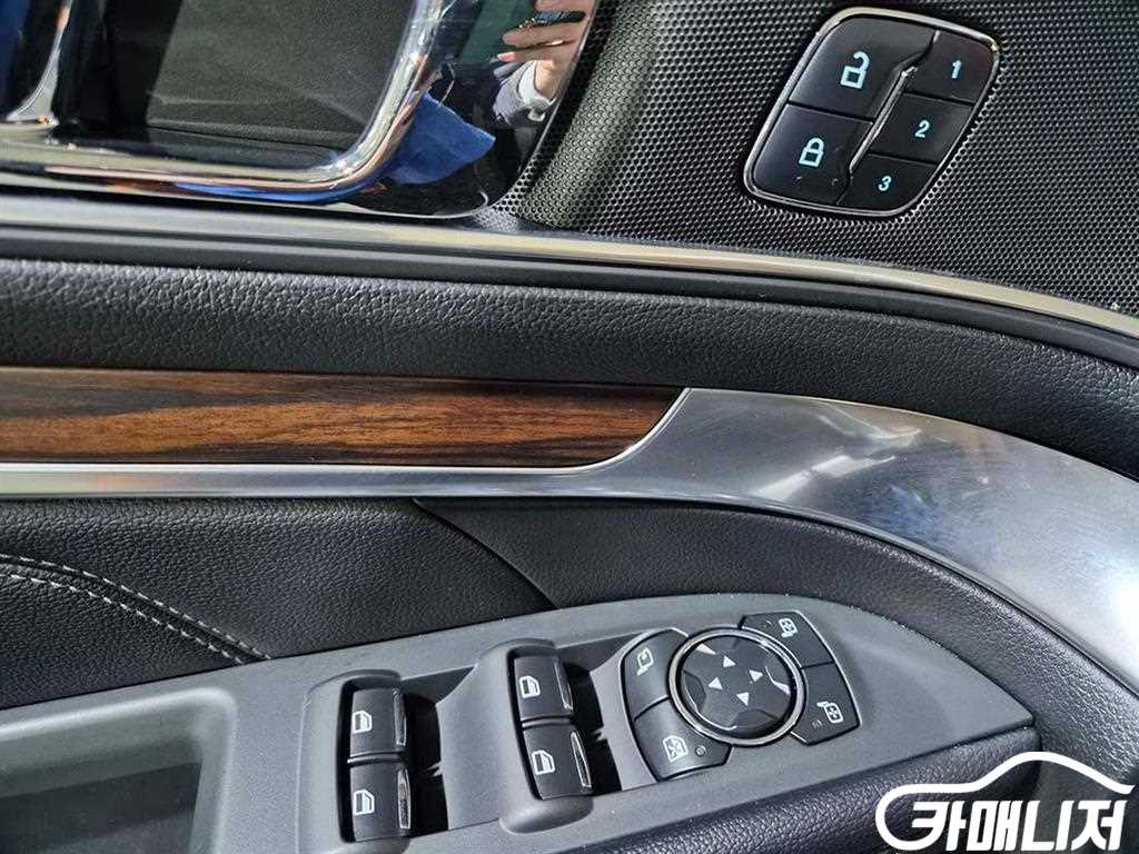 Ford Explorer 2.3 EcoBoost Rimitideu 4WD thumbnail 12