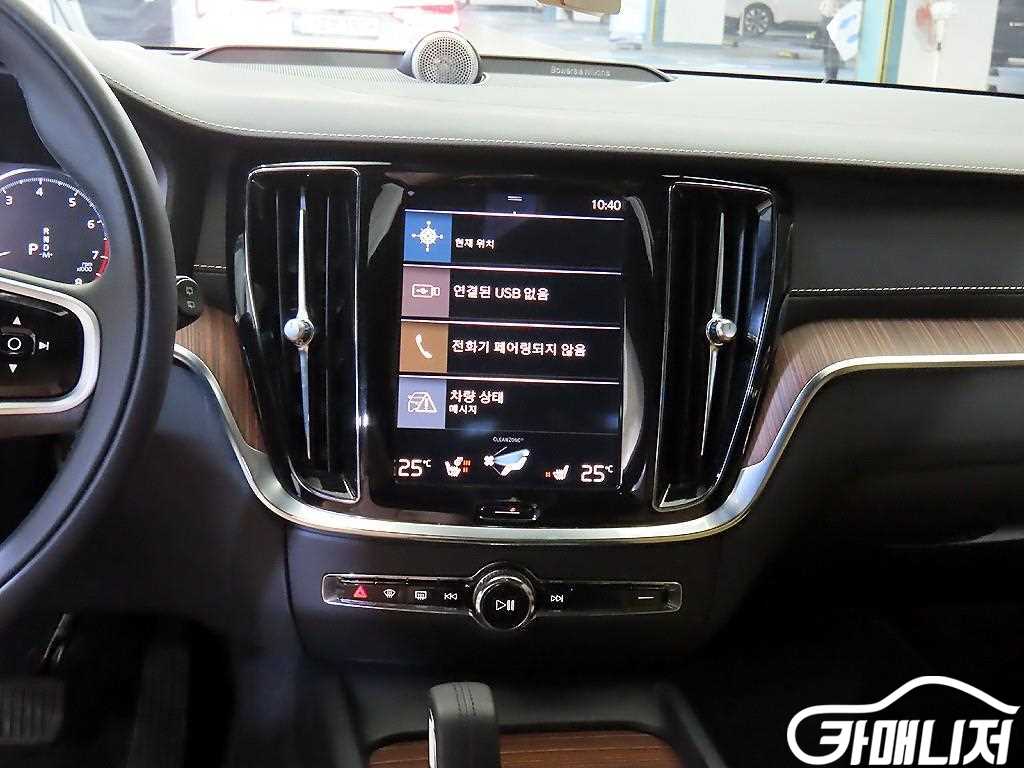 Volvo V60 V60 Cross Country 2nd Gen 2.0 B5 Peuro AWD thumbnail 11