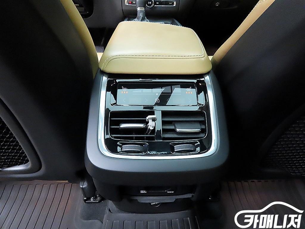 Volvo XC60 B5 AWD Inscription thumbnail 16